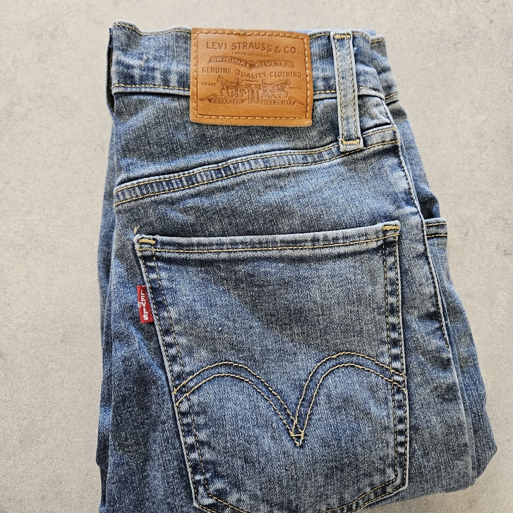Levis Mile High Super Skinny Size 25